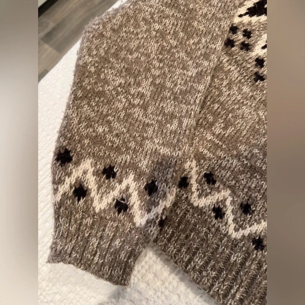 American Eagle Fairisle Sweater - Picture 3 of 4